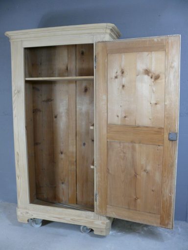 Schmaler Bauernschrank Hermann – Höhe 186 cm Renovierter antiker Bauernschrank Hermann – Upcycling und Restauration