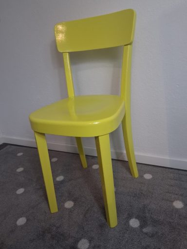 Upcycelter Horgen Glarus Kultstuhl Pablo renoviert – Nachhaltiges Upcycling