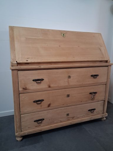 Antiker Sekretär Moritz – Höhe 104 cm, Breite 104 cm, 1290 CHF Alter Sekretär Moritz renoviert – Nachhaltiges Upcycling Schreibmöbel Bern