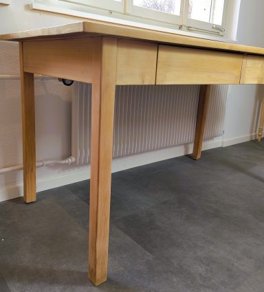 Antiker Küchentisch Alois renoviert – Höhe 78 cm Renovierter antiker Küchentisch Alois – Nachhaltiges Upcycling, Aufgemöbelt Bern