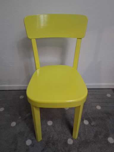 Upcycelter Horgen Glarus Kultstuhl Pablo renoviert – Nachhaltiges Upcycling